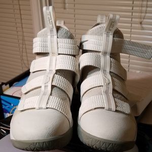 Like new lebron soldiers